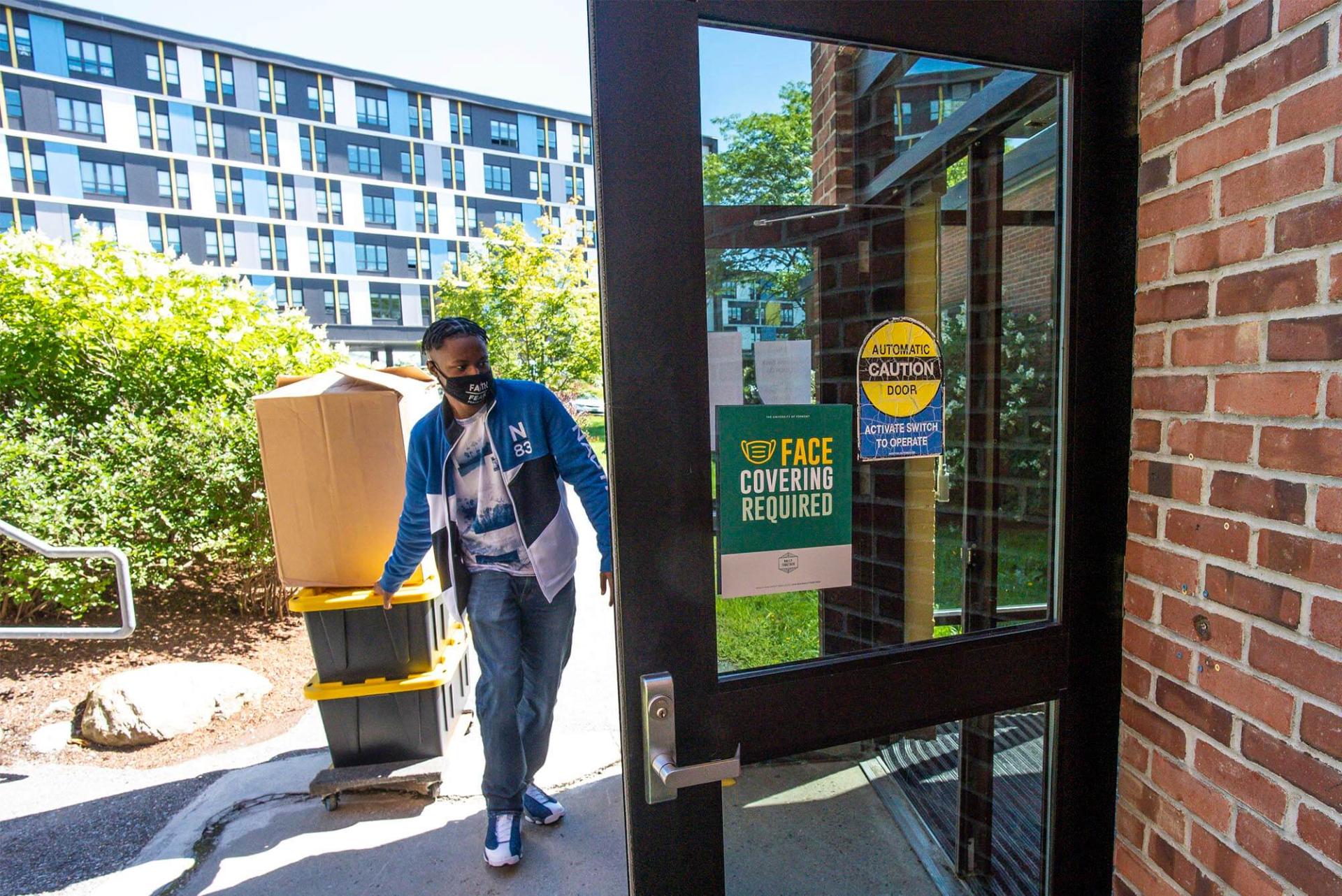 Student moves in to room