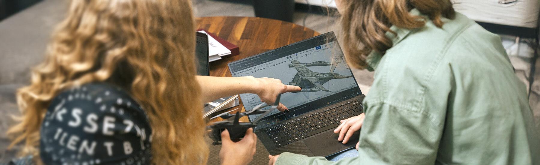 CEMS students collaborate on rendering a digital model