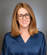 Dr. Amanda Kallen Headshot